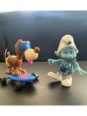 Smurfs Gutsy Peyo 2011 Jakks Dog sunglasses Surfboard Vintage Toy Set Lot 2 pcs